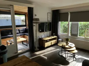 Dedicated room with pool & terrace - Image 3