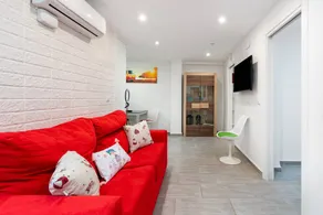 Appartement de vacances avec internet haut débit et terrasse | Vue ville | Parfait pour le travail à distance - Image 2