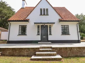 Cottage with garden | Beach view - Image 5