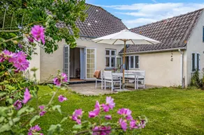 Family-oriented house with barbecue, terrace & garden | Close to the beach | Dogs allowed - Image 3