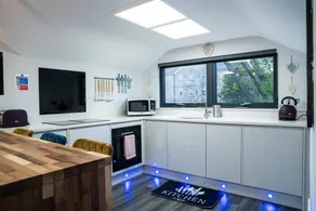 Annex, 2 Bed, Sleeps 4, Parking - Image 5