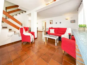 Villa with barbecue, private pool & garden - Image 5