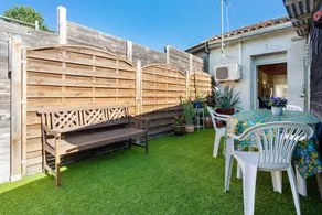Cottage with BBQ, terrace & garden - Image 2