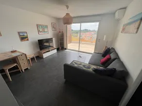 Apartment with terrace & pool - Image 4