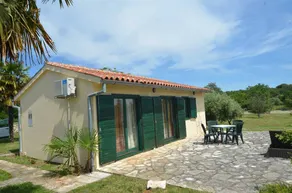 Casa vacacional con piscina, jardín y barbacoa | Vistas a la piscina - Image 4