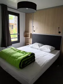 Flower Camping La Marmotte - Chalet Premium 56m² - 3 bedrooms Covered terrace Reversible air conditioning TV 6 people - Image 5