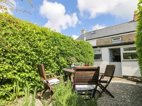 Cottage with garden - Image 3