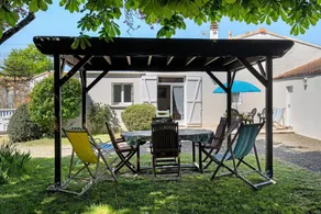 Maison avec jardin, terrasse et barbecue | Vue jardin - Image 2