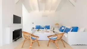 Apartment with sauna, pool & garden - Image 3