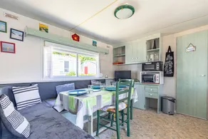 Mobile home with barbeque, pool & terrace | Garden view | Beach nearby - Image 2