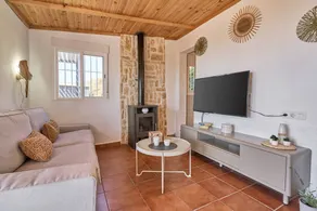 Fully equipped villa with BBQ, terrace & garden | Sea view | Good for workation - Image 5
