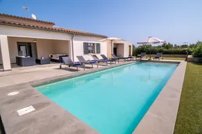 Holiday home with garden, barbecue & private pool - Image 2