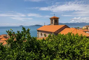 Appartement de vacances adapté aux familles avec terrasse et jacuzzi | Vue ville - Image 3
