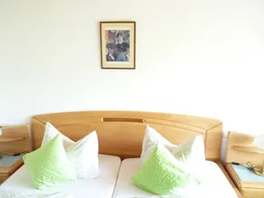 Children-friendly dedicated room with terrace, sauna & pool - Image 5