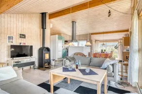 Fully equipped holiday home with sauna, terrace & jacuzzi | Next to the beach | Dogs allowed - Image 2