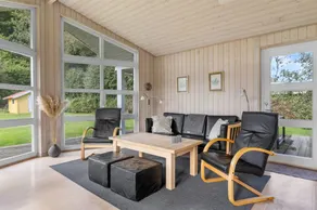 Holiday home with hot tub, garden & terrace - Image 5