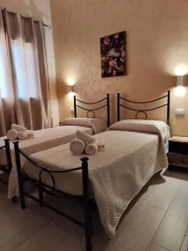 Bed & breakfast with garden | Panoramic view - Image 4
