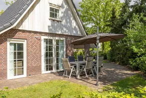 The Beukelaer Comfort is a comfortable and detached villa for four people. The luxury villa is built from durable materials in the traditional Twente Saxon style. - Image 3