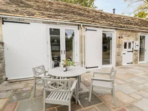 Cottage with garden - Image 4