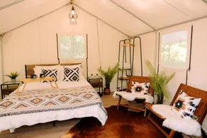 Equipped Glamping Tent with Modern Interior in Shippenville, Pennsylvania - Image 4