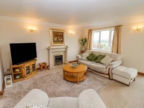 Cottage with BBQ & garden - Image 5