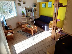 Gîte avec jardin, barbecue et terrasse | Vue ville - Image 2