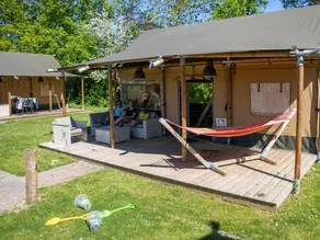 Family-friendly tent with terrace & heated pool | Next to the beach - Image 4