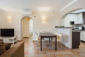 Fully equipped house with garden, pool & terrace | Beach view | Suitable for remote work | Pet-friendly - Image 4