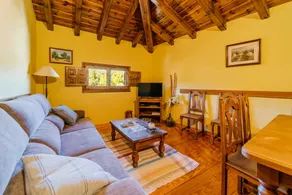 Chalet 'Casa Rural Las Hoyas Ll' mit Blick auf die Berge - Image 3