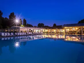 Mobile home with terrace & pool | Dogs allowed - Image 2