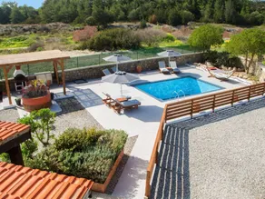 Fully equipped house with private pool, BBQ & garden | Close to the beach - Image 2