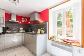 Gite with barbeque, terrace & garden - Image 3