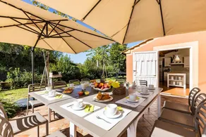 Villa with garden, terrace & private pool - Image 4