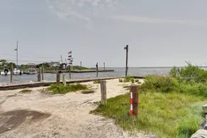 Pet Friendly Long Island Guest House Walk to Bay - Image 3