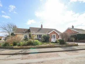 Child-friendly lovely cottage with garden | Beach view | Beach nearby | Pet-friendly - Image 2