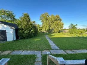 Holiday home with garden & barbeque - Image 3