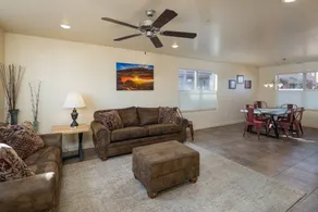 Family-friendly pleasant house with fast internet, barbeque & hot tub | City view - Image 3