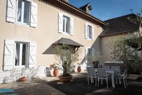 Casa con barbecue, idromassaggio e giardino - Image 2