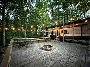 Peaceful Caravan Retreat with Large Private Deck and Fire Pit in Alabama - Image 2