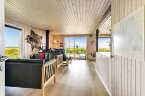 Holiday home with terrace & BBQ | Sea view | Pet-friendly - Image 5
