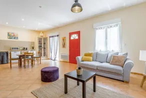 Fully equipped beautiful holiday home with garden, pool & barbeque | Garden view - Image 3