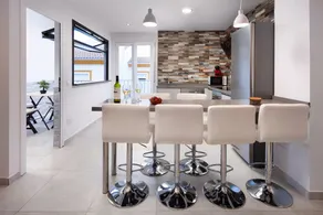 Flat with terrace & jacuzzi - Image 3
