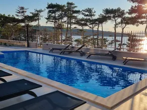 Apartment with pool & terrace | Sea view - Image 2