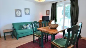 Flat with garden - Image 2