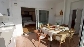Apartamento vacacional totalmente equipado con barbacoa | Vistas al mar | Cerca de la playa | Admite mascotas - Image 4