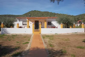 Rural House "Los Naranjo" with Mountain Views, Pool, and Barbecue - Image 3