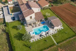 Villa with jacuzzi - Image 2