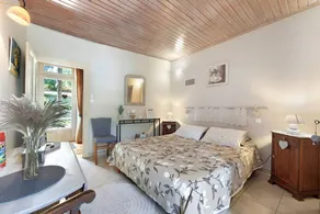 Bed and breakfast with garden & terrace - Image 5