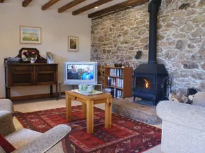 Family-oriented cottage with terrace, barbecue & garden | Dogs allowed - Image 2