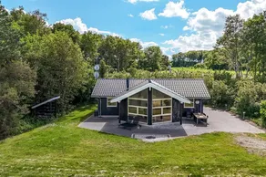 Holiday home with hot tub & terrace | Sea view - Image 2